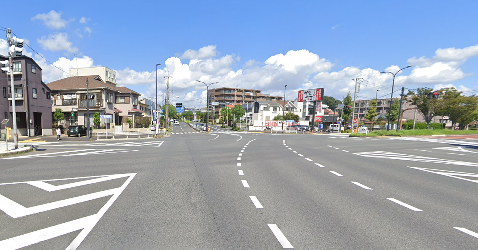 東京都多摩市_多車線