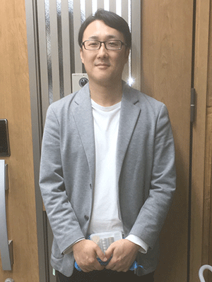 安達 翼の写真